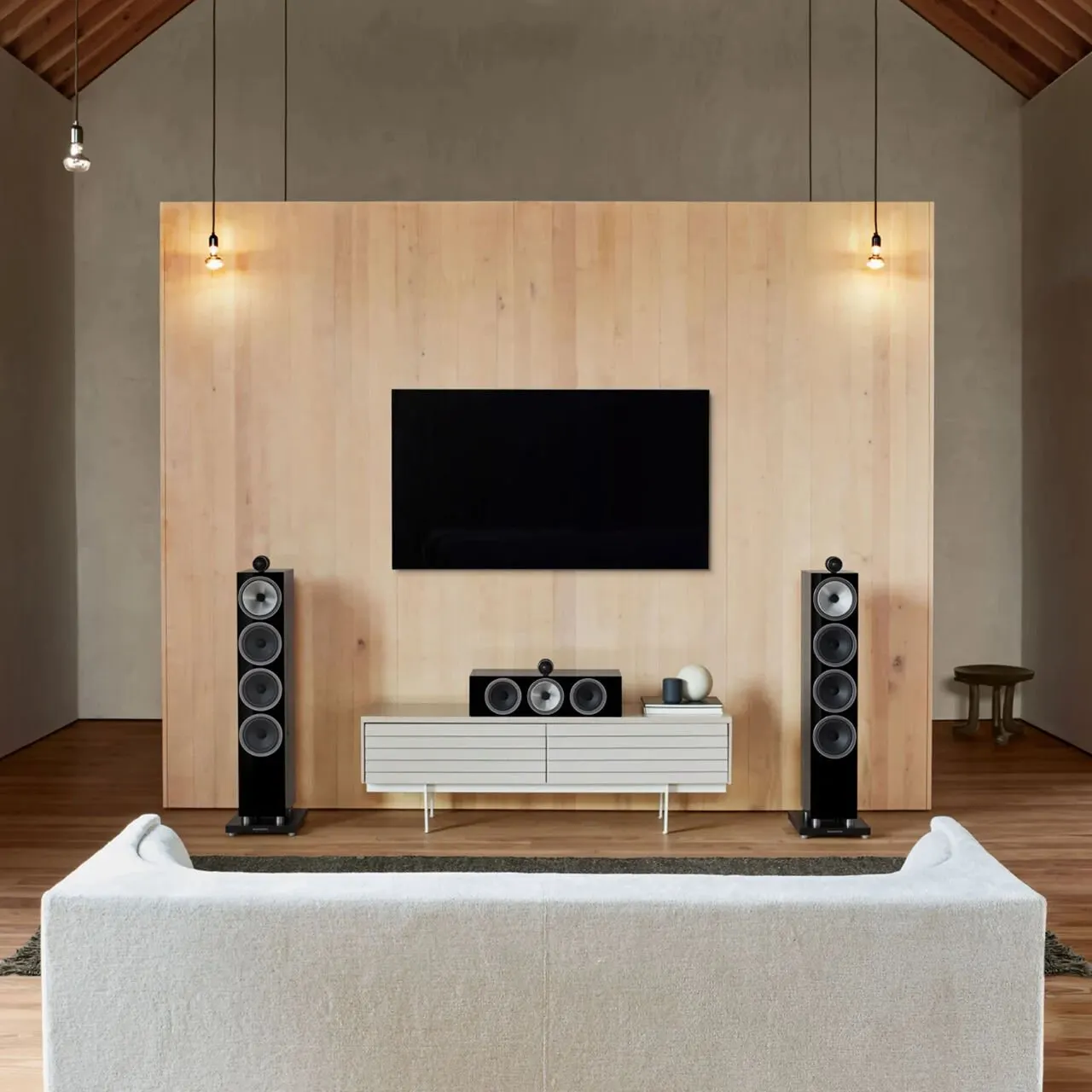 Enceintes Bowers & Wilkins dans un intérieur (visuel de la marque)