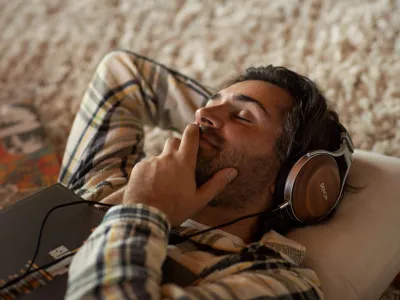 AH-D7200 Reference Hi-Fi Headphones with drivers made in Japan