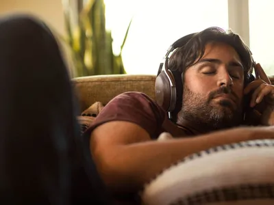 AH-D7200 Reference Hi-Fi Headphones with drivers made in Japan