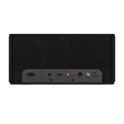 Enceinte amplifiée Klipsch The Three plus avec Bluetooth, USB-C, pré-ampli phono et mode chaînage pour une écoute puissante et polyvalente.