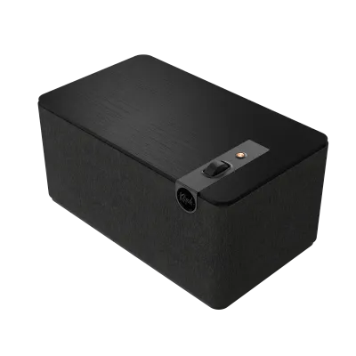 Enceinte amplifiée Klipsch The Three plus avec Bluetooth, USB-C, pré-ampli phono et mode chaînage pour une écoute puissante et polyvalente.
