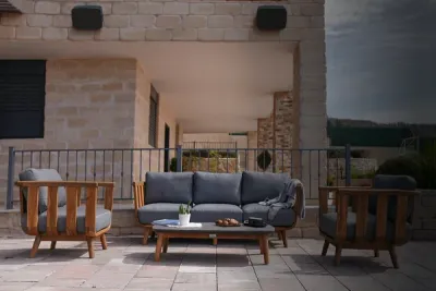 Enceinte Klipsch RSM-800 installée sur mur ou extérieur