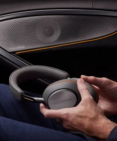 Casque Bowers & Wilkins Px8 McLaren Edition Galvanic Grey & Papaya