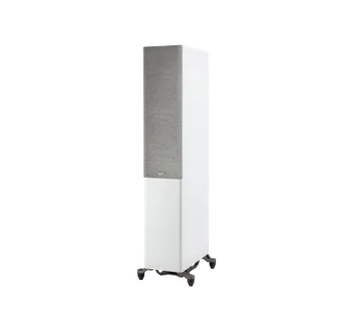 Polk Reserve R600 finition blanc, trois-quarts gauche avec grille