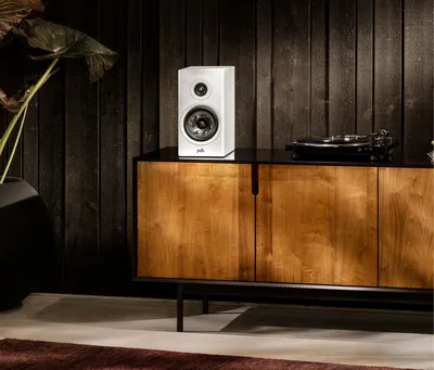 Polk Reserve R200 finition blanc, en situation