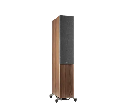 Polk Reserve R600 finition noyer brun, trois-quarts droit avec grille