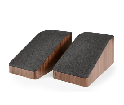 Polk Reserve R900 finition noyer brun, paire, vue de trois-quarts