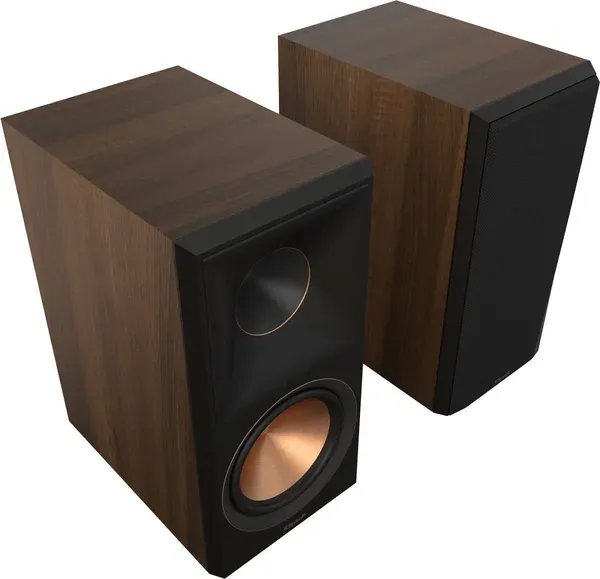 Enceintes bibliothèque pour Hi‑Fi et Home Cinéma. Son puissant, basses profondes et design noyer élégant pour une immersion totale dans votre musique et vos films.