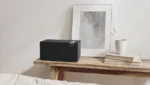 Enceinte amplifiée Klipsch The Three plus avec Bluetooth, USB-C, pré-ampli phono et mode chaînage pour une écoute puissante et polyvalente.