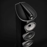 Enceinte colonne Bowers & Wilkins 804 D4 Gloss Black vue de haut du coffret et du haut-parleur